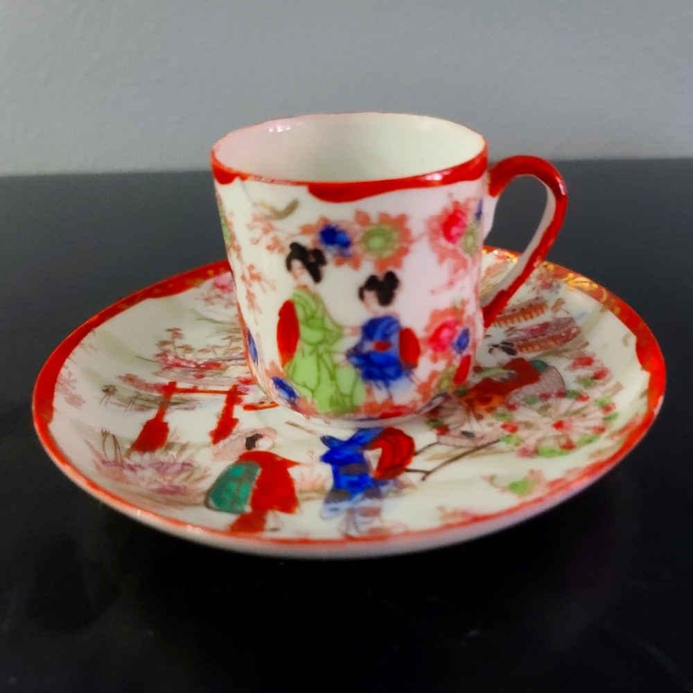 Japan Geisha Girls In Garden Tea Cup